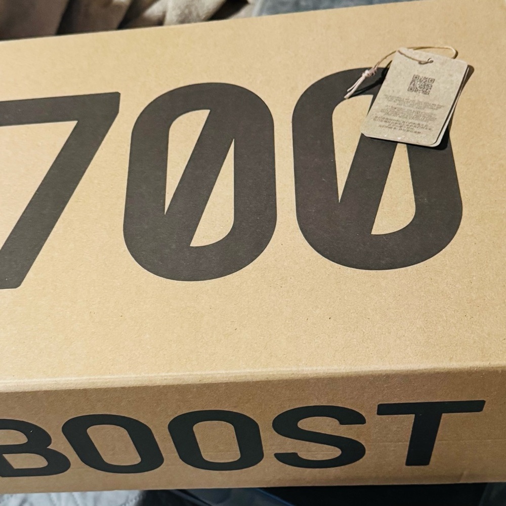 Yeezy Athletic Shoes in Gray and Cream - Picture 6 of 9